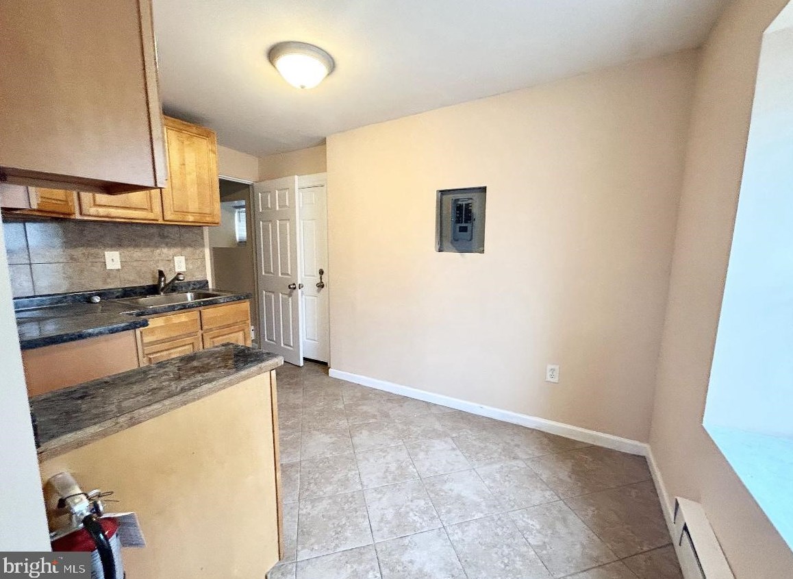 5127 Kingsessing Ave, Philadelphia, PA 19143-4327