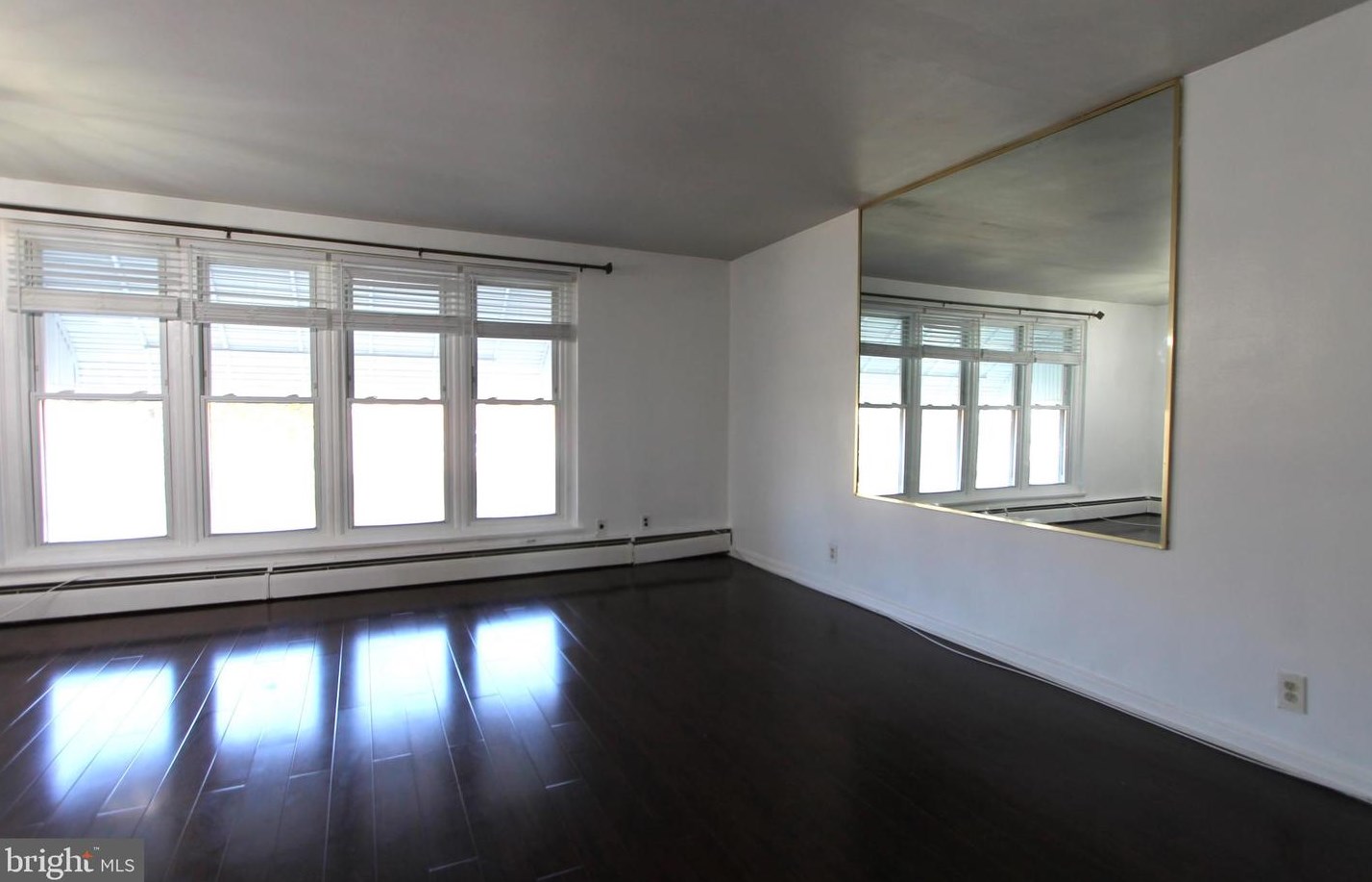 6460 Ardleigh St #2nd Floor, Philadelphia, PA 19119