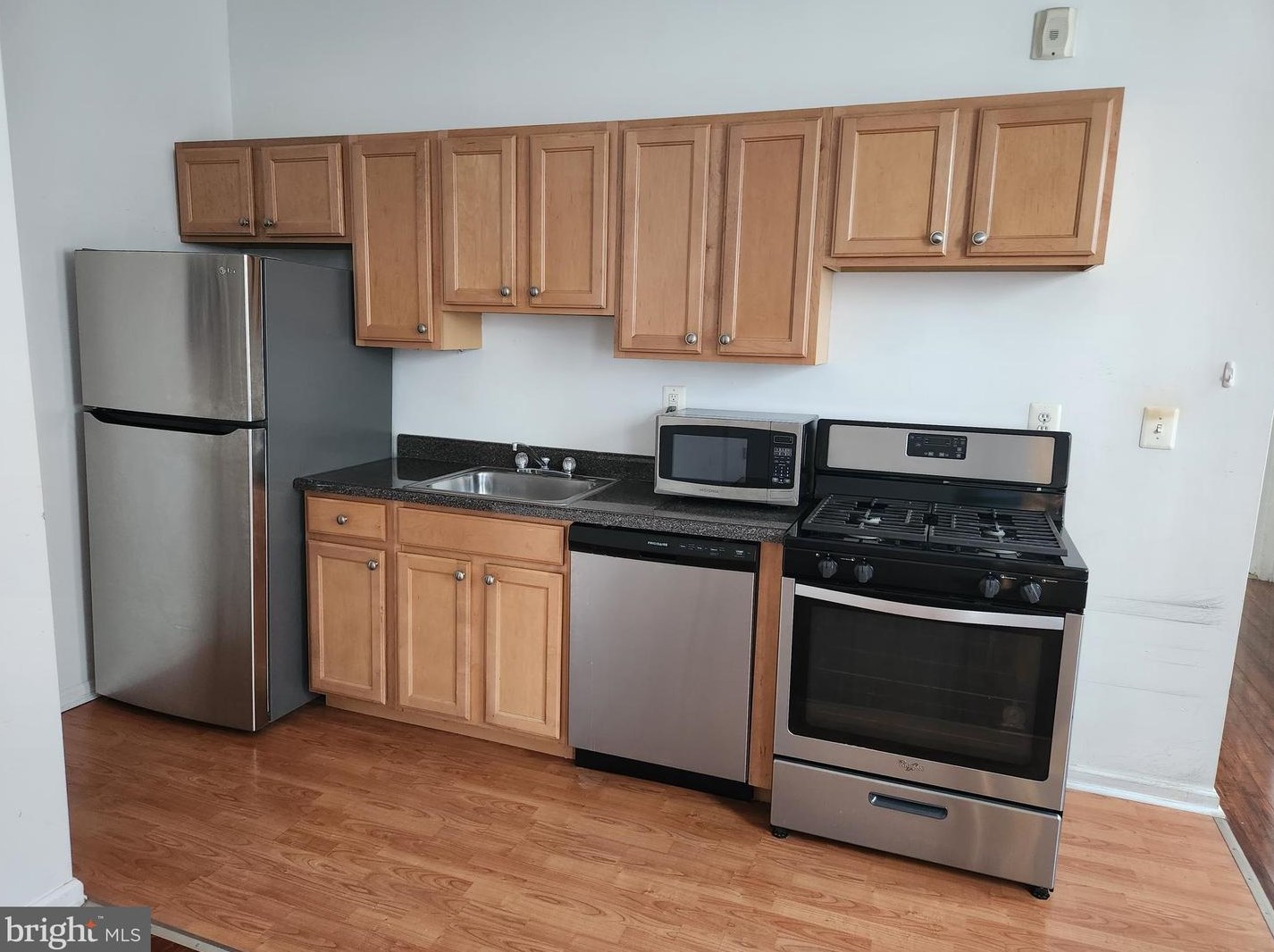 154 Sumac St #1, Philadelphia, PA 19128