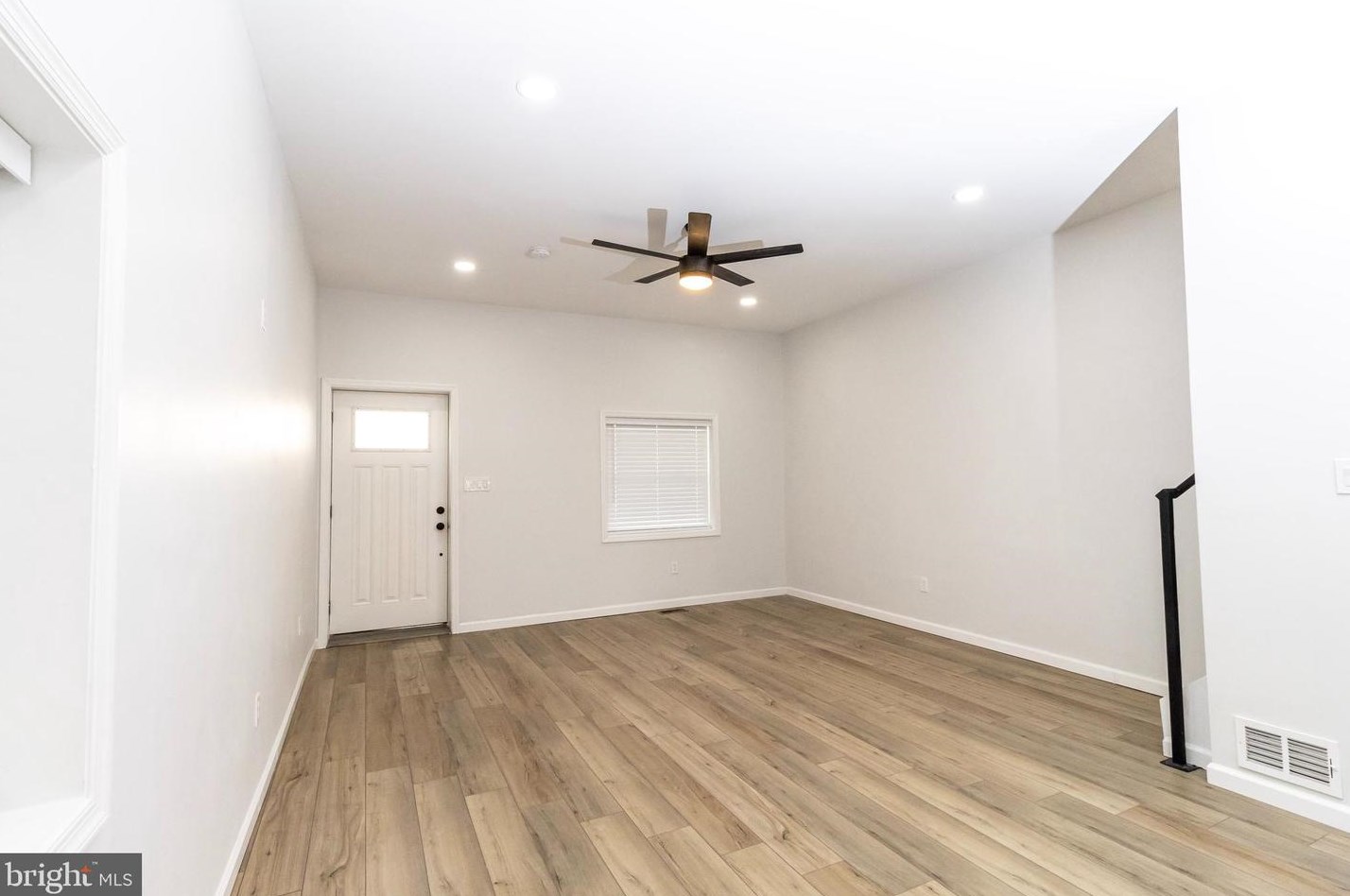 1672 Conklin St, Philadelphia, PA 19124-1314