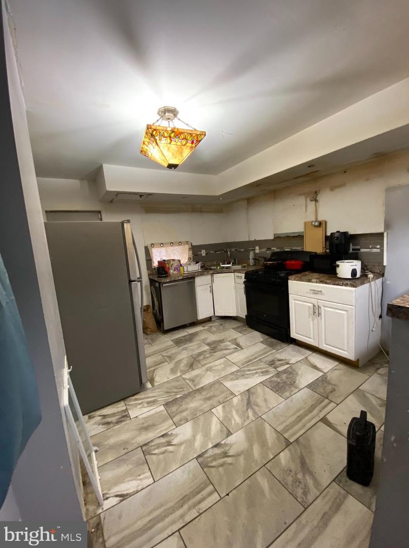 5828 Norfolk St, Philadelphia PA  19143-2403 exterior
