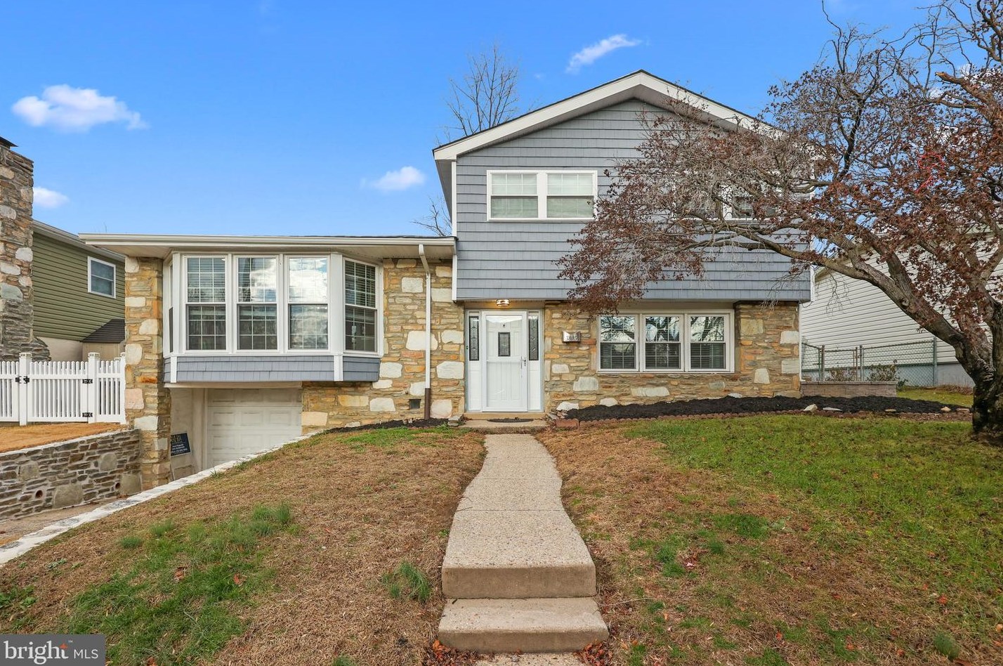 3805 Inwood Ln, Philadelphia, PA 19154-4220