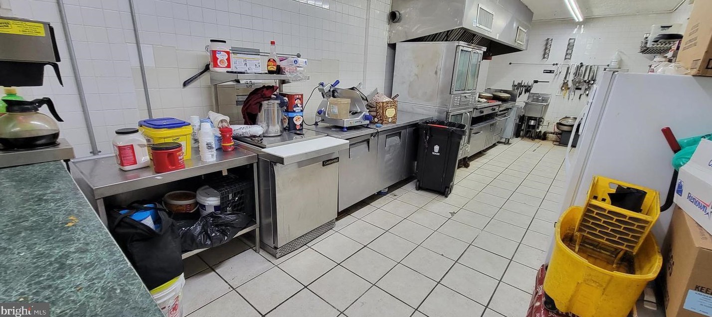 2838 Kensington Ave, Philadelphia PA 19134-1513 exterior