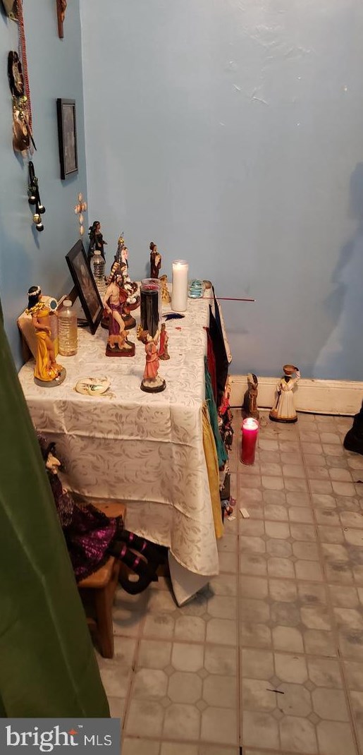 2838 Kensington Ave, Philadelphia PA 19134-1513 exterior