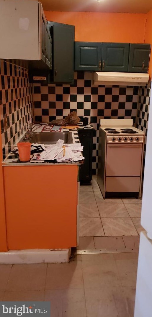 2838 Kensington Ave, Philadelphia PA 19134-1513 exterior