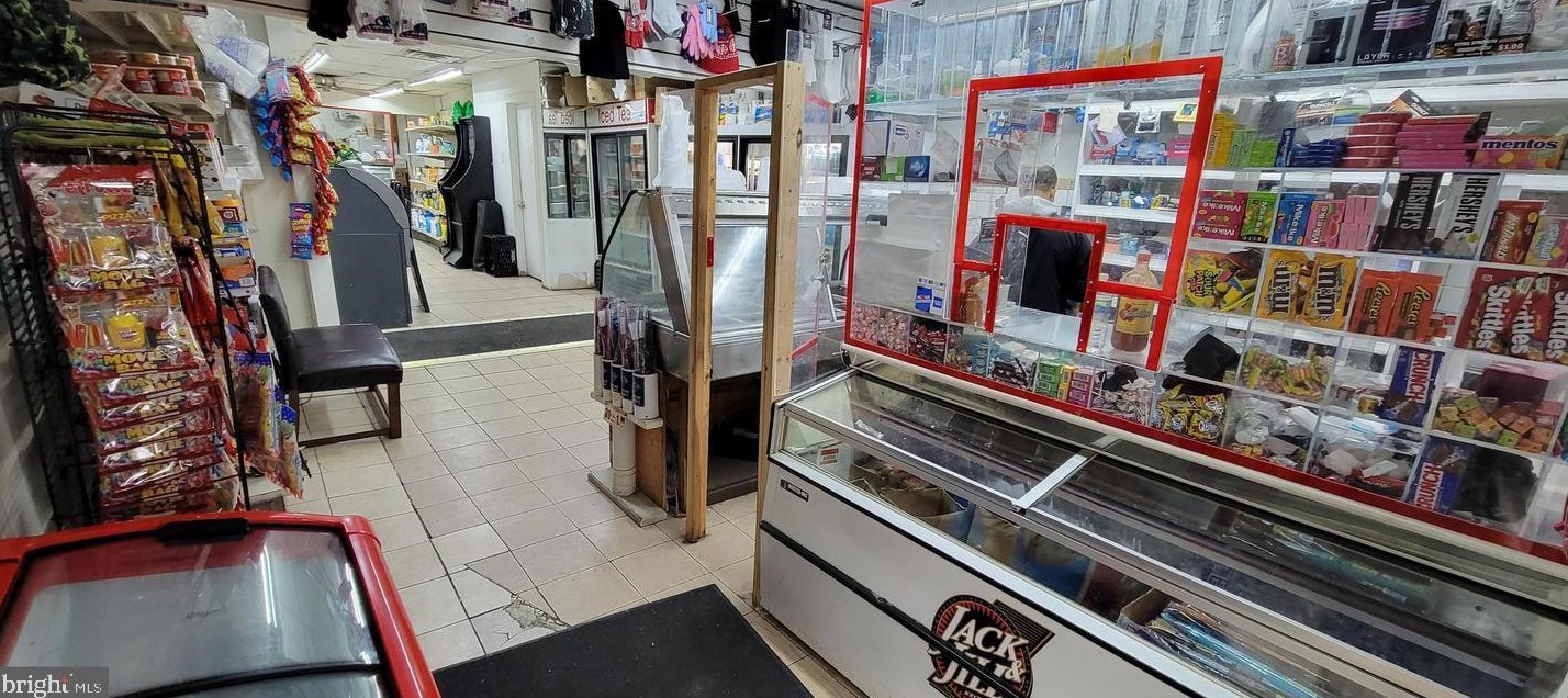 2838 Kensington Ave, Philadelphia PA 19134-1513 exterior