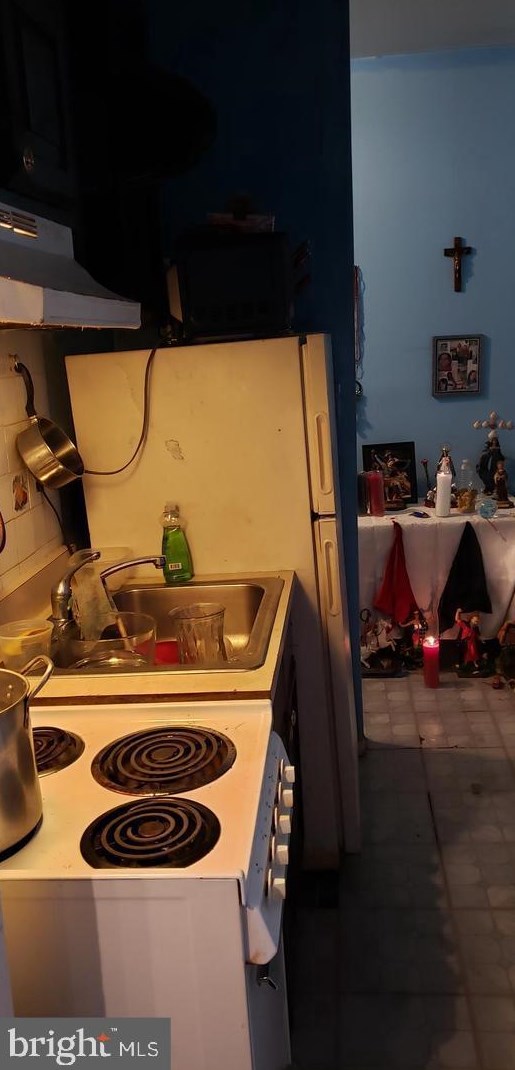 2838 Kensington Ave, Philadelphia PA 19134-1513 exterior