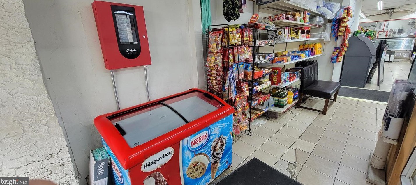 2838 Kensington Ave, Philadelphia PA 19134-1513 exterior