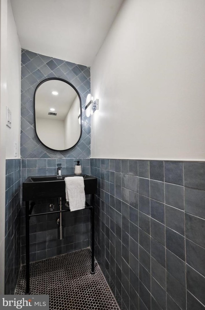 2000 Rodman St, Philadelphia PA  19146-1360 exterior