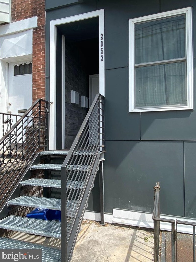 2053 Snyder Ave, Philadelphia PA 19148-2310 exterior