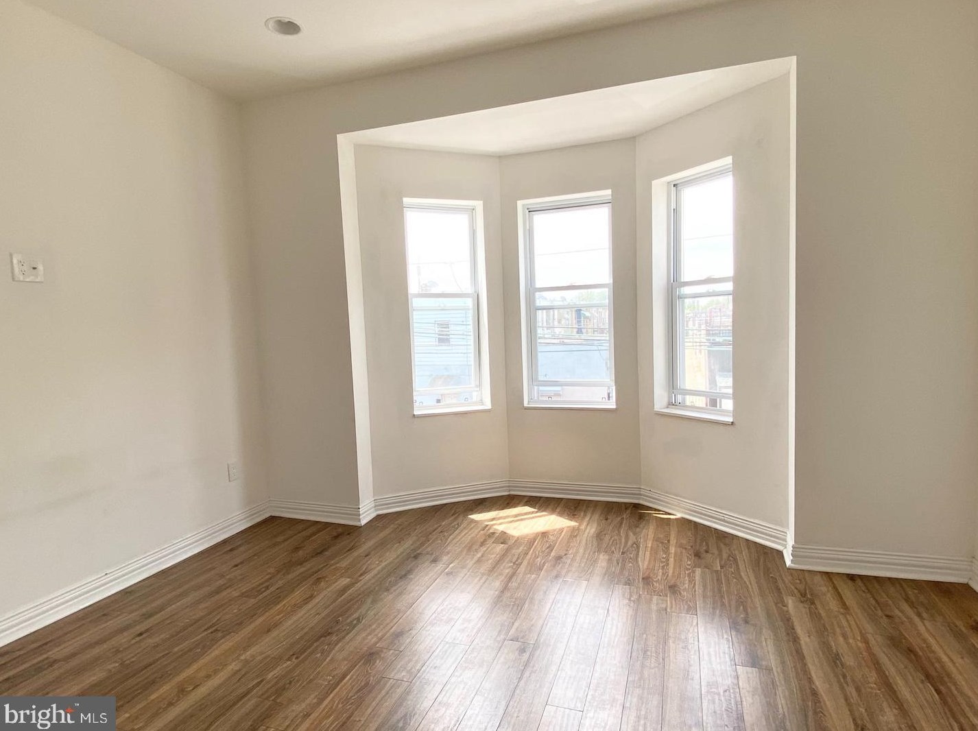 2053 Snyder Ave, Philadelphia PA 19148-2310 exterior