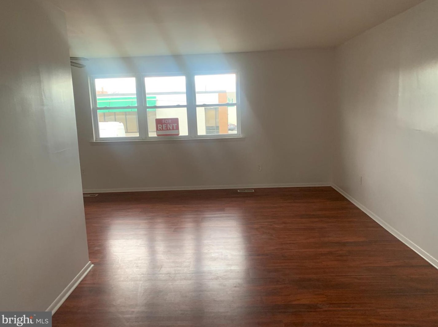 662 Parlin St #1, Philadelphia, PA 19116