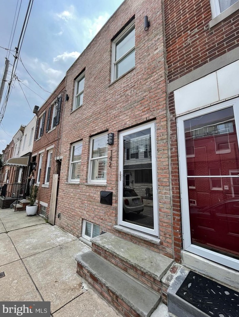142 Mcclellan St, Philadelphia, PA 19148