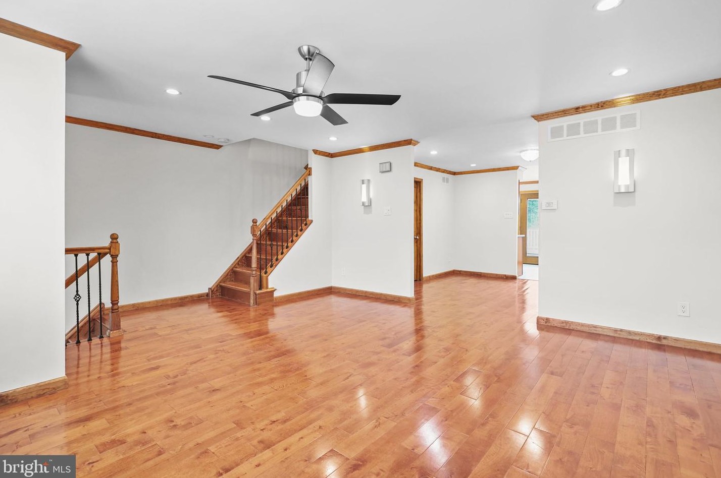 10779 Helmer Dr, Philadelphia, PA 19154