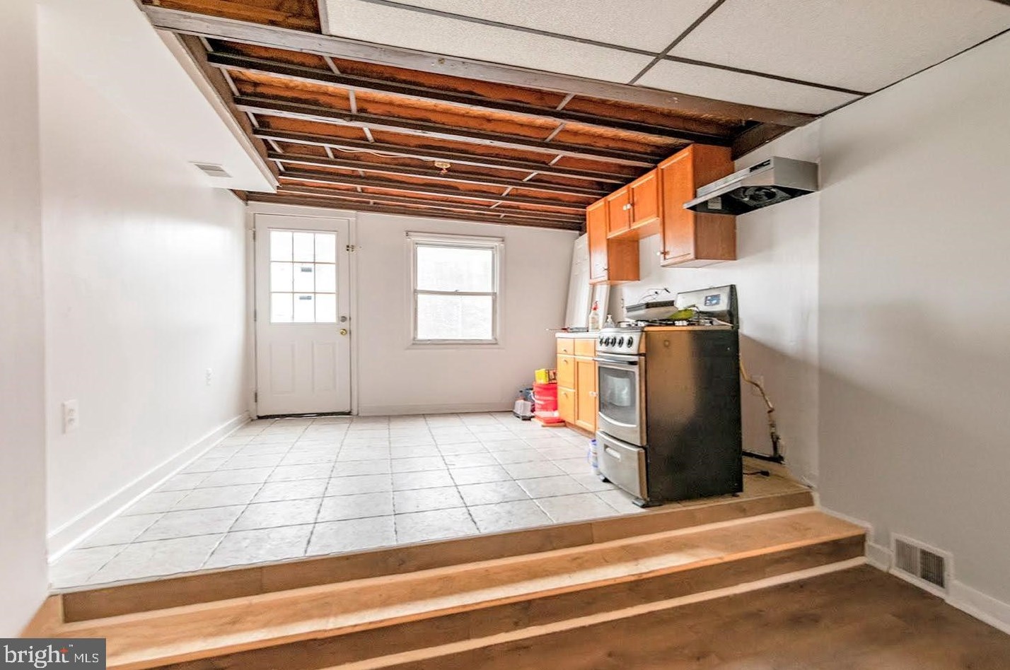 1946 W Westmoreland St, Philadelphia, PA 19140