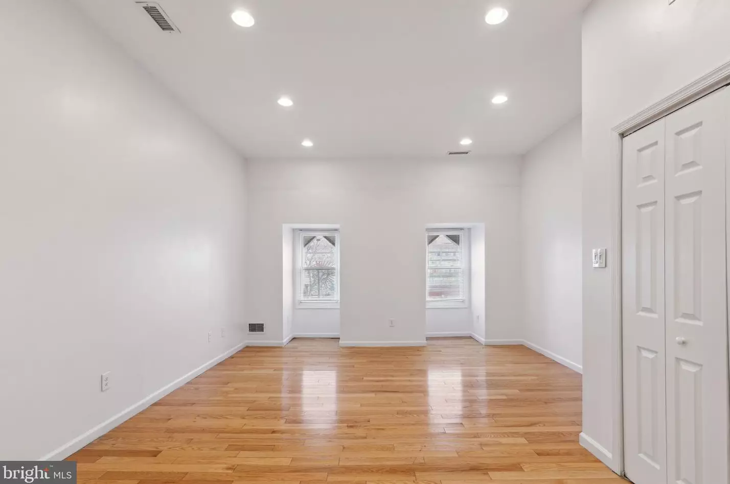 2128 S Broad St, Philadelphia, PA 19121