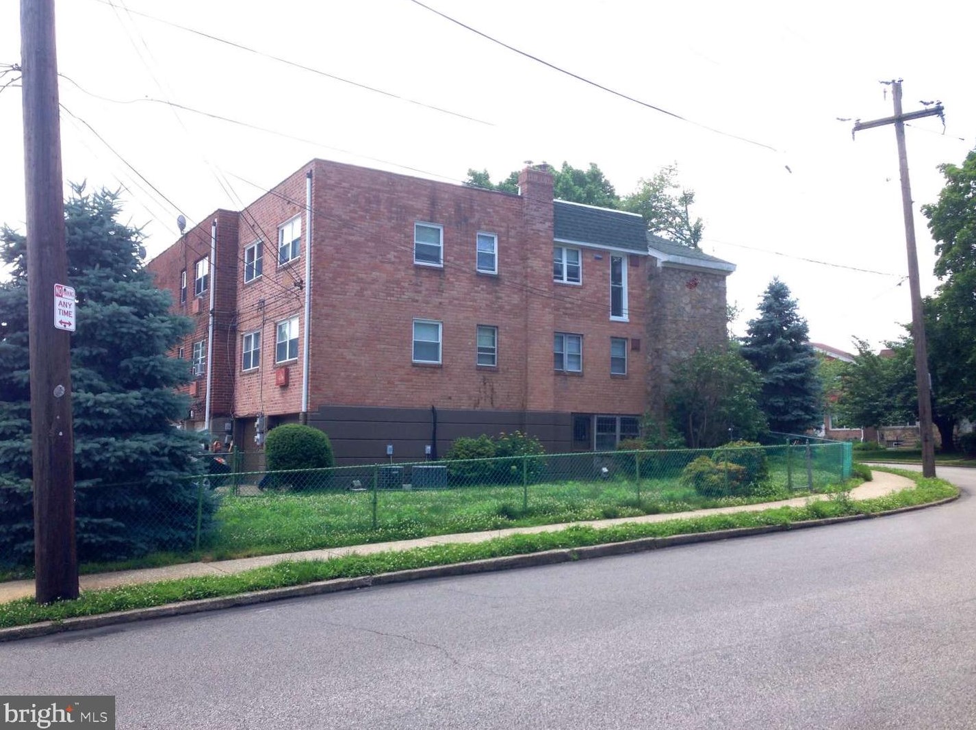 5499 Quentin St, Philadelphia, PA 19128-2818