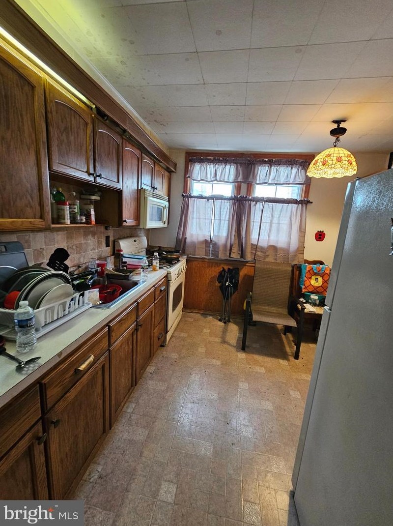 4041 Maywood St, Philadelphia, PA 19124-5331