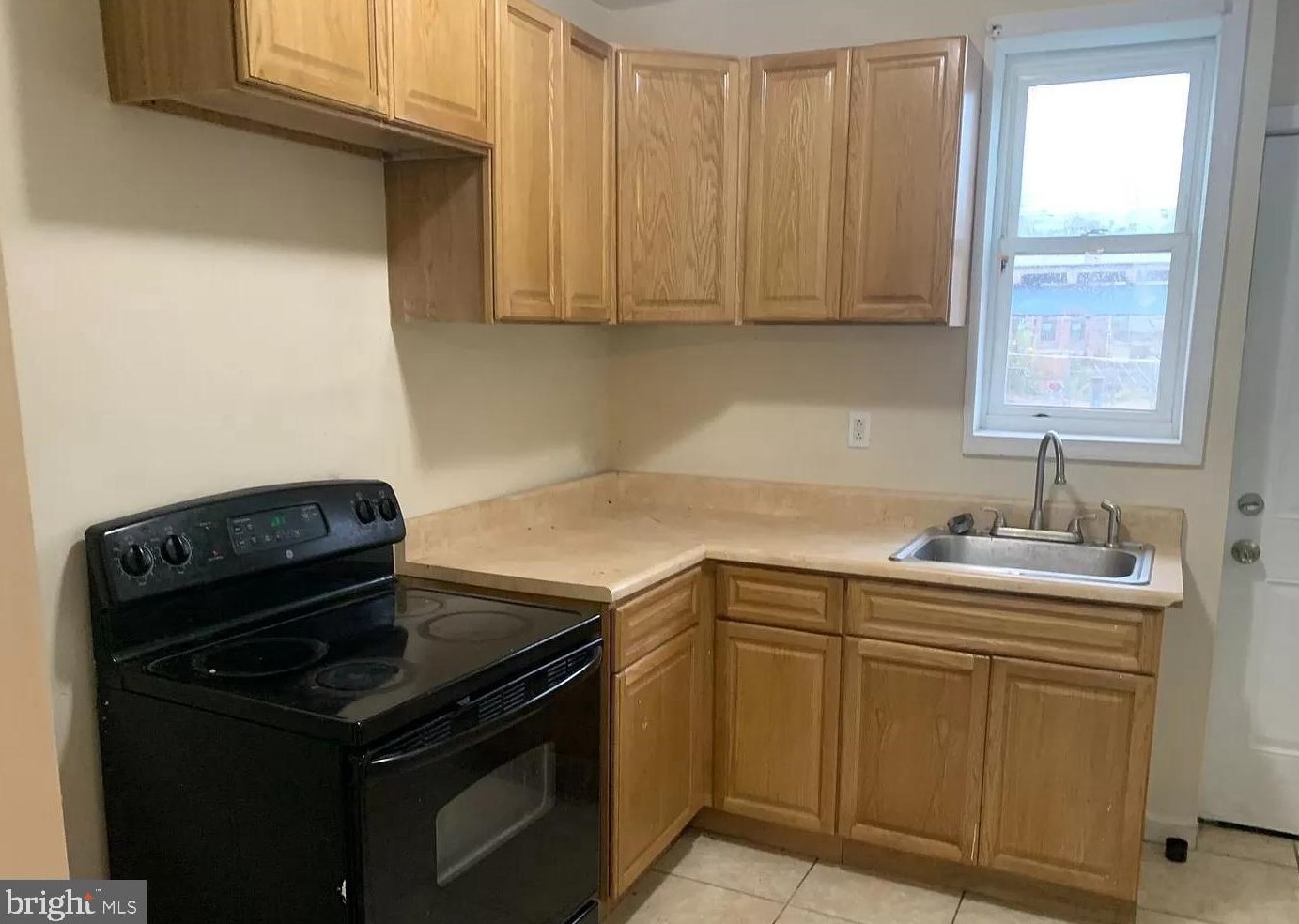 3049 Potter St, Philadelphia, PA 19134-2417