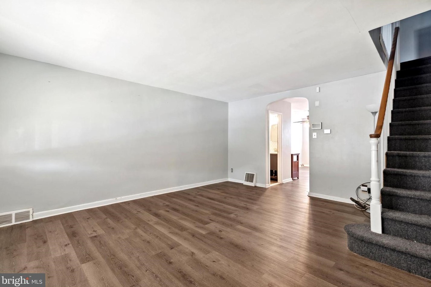 6247 Lawndale Ave, Philadelphia, PA 19111-5705