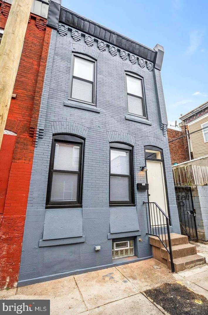 2046 E Stella St, Philadelphia, PA 19134