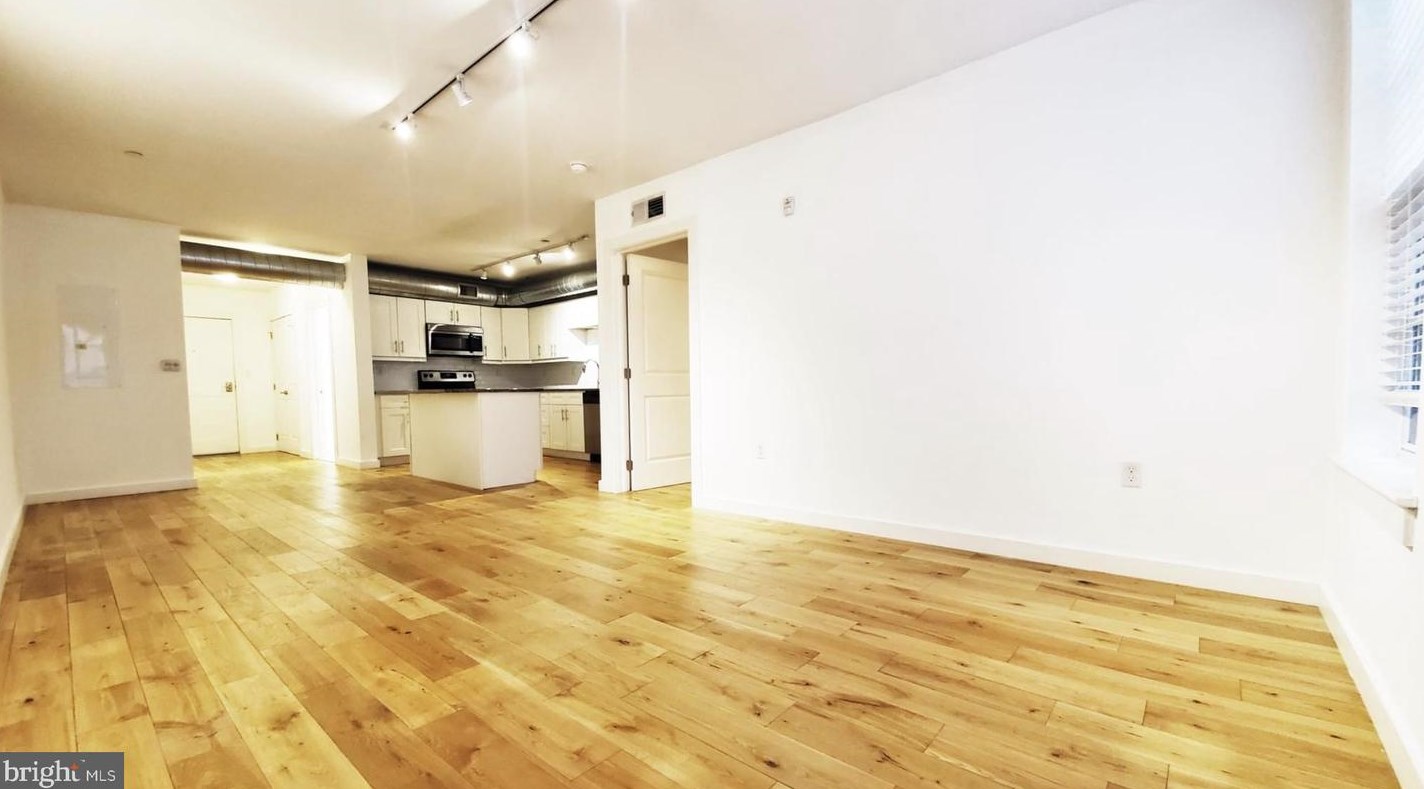 226 Church St #216, Philadelphia, PA 19106