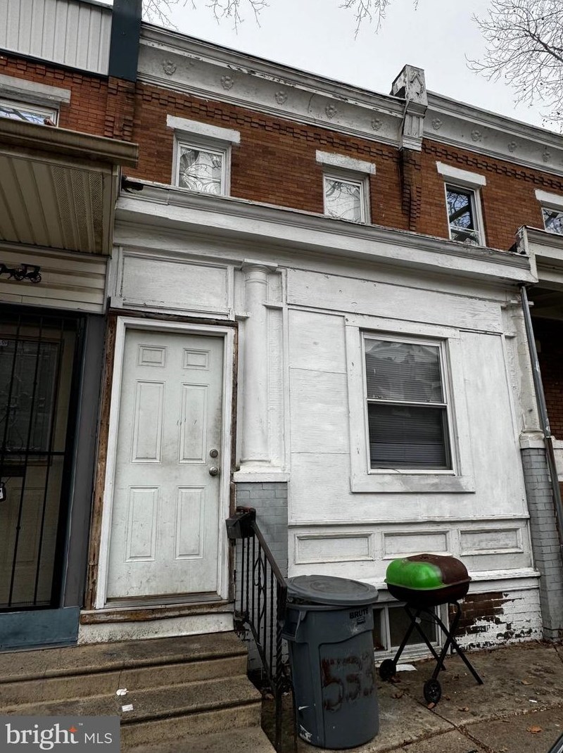 5330 Lesher St, Philadelphia, PA 19124-1244