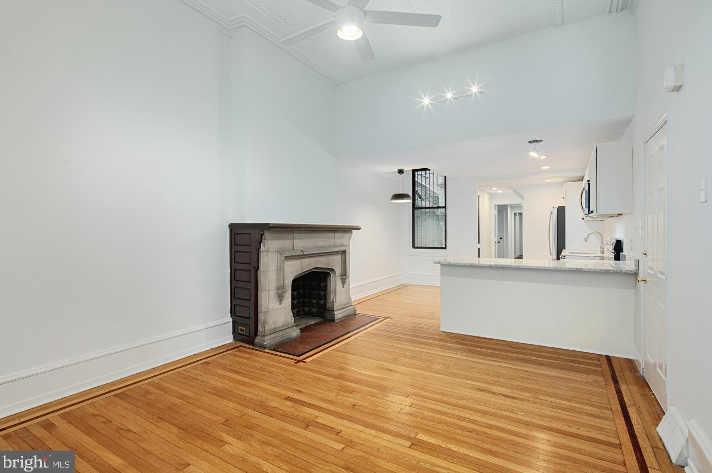 333 S 18th St, Philadelphia, PA 19103