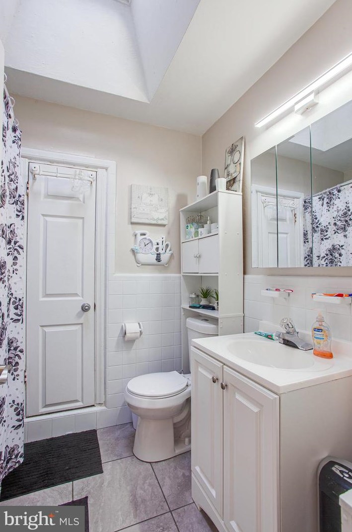 469 Van Kirk St, Philadelphia PA  19120-1120 exterior