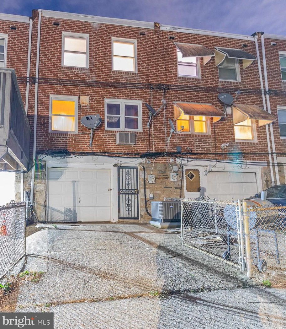 216 Stearly St, Philadelphia PA  19111-5915 exterior