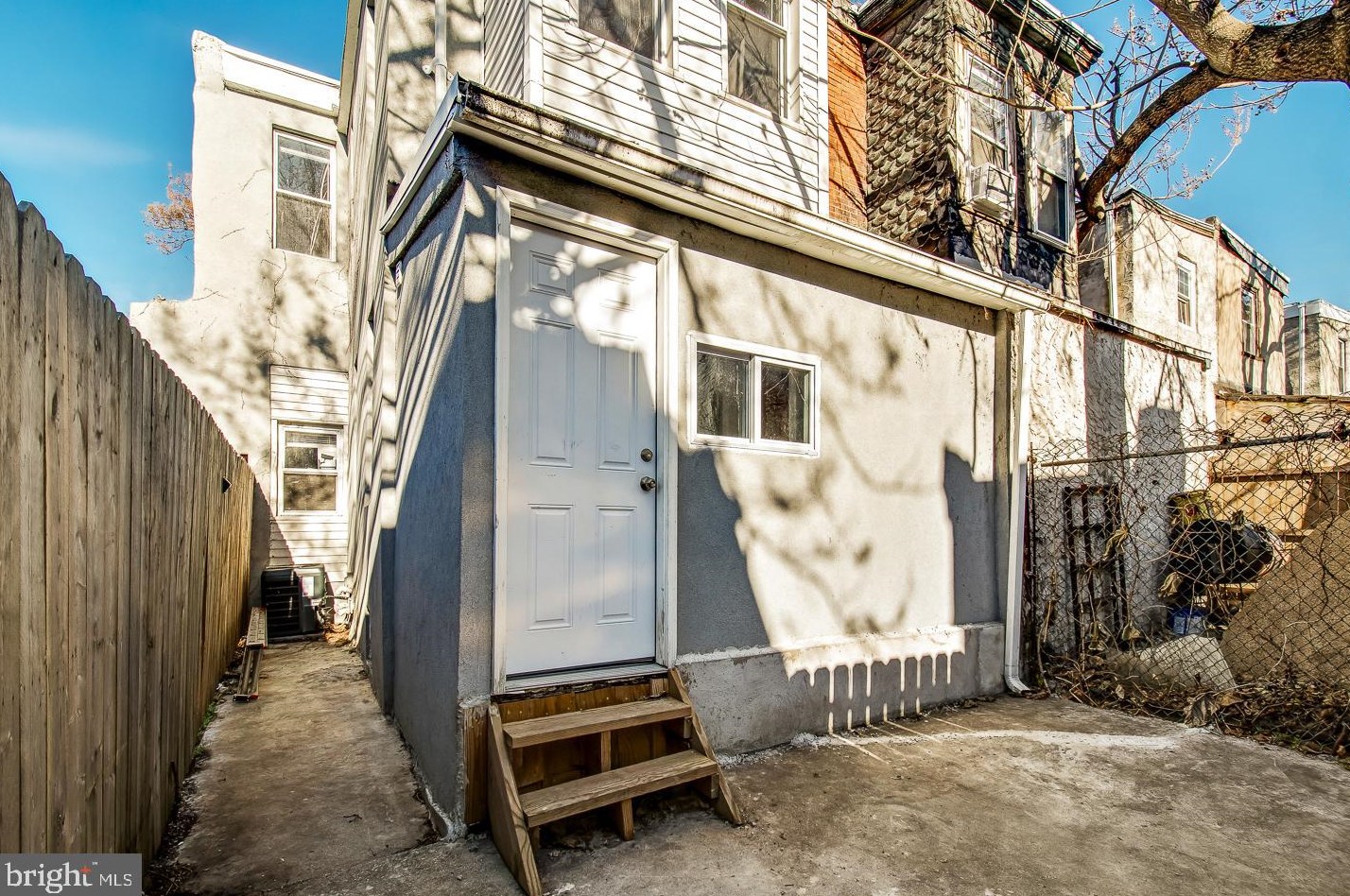 1120 Nevada St, Philadelphia PA  19133-1027 exterior