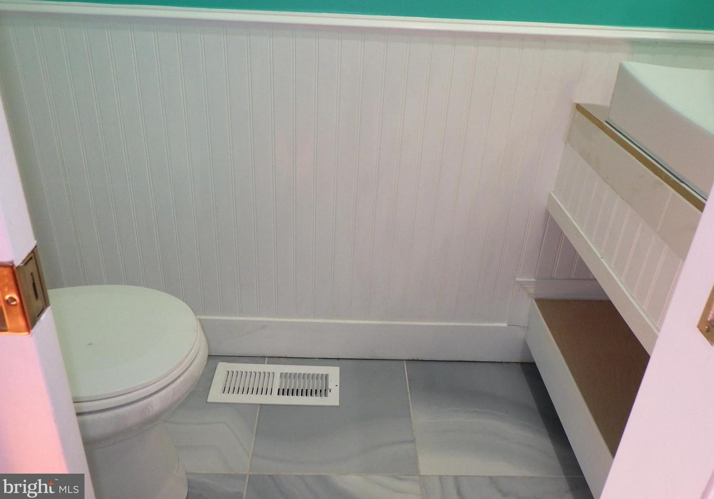 2124 Pierce St, Philadelphia PA 19148-1927 exterior