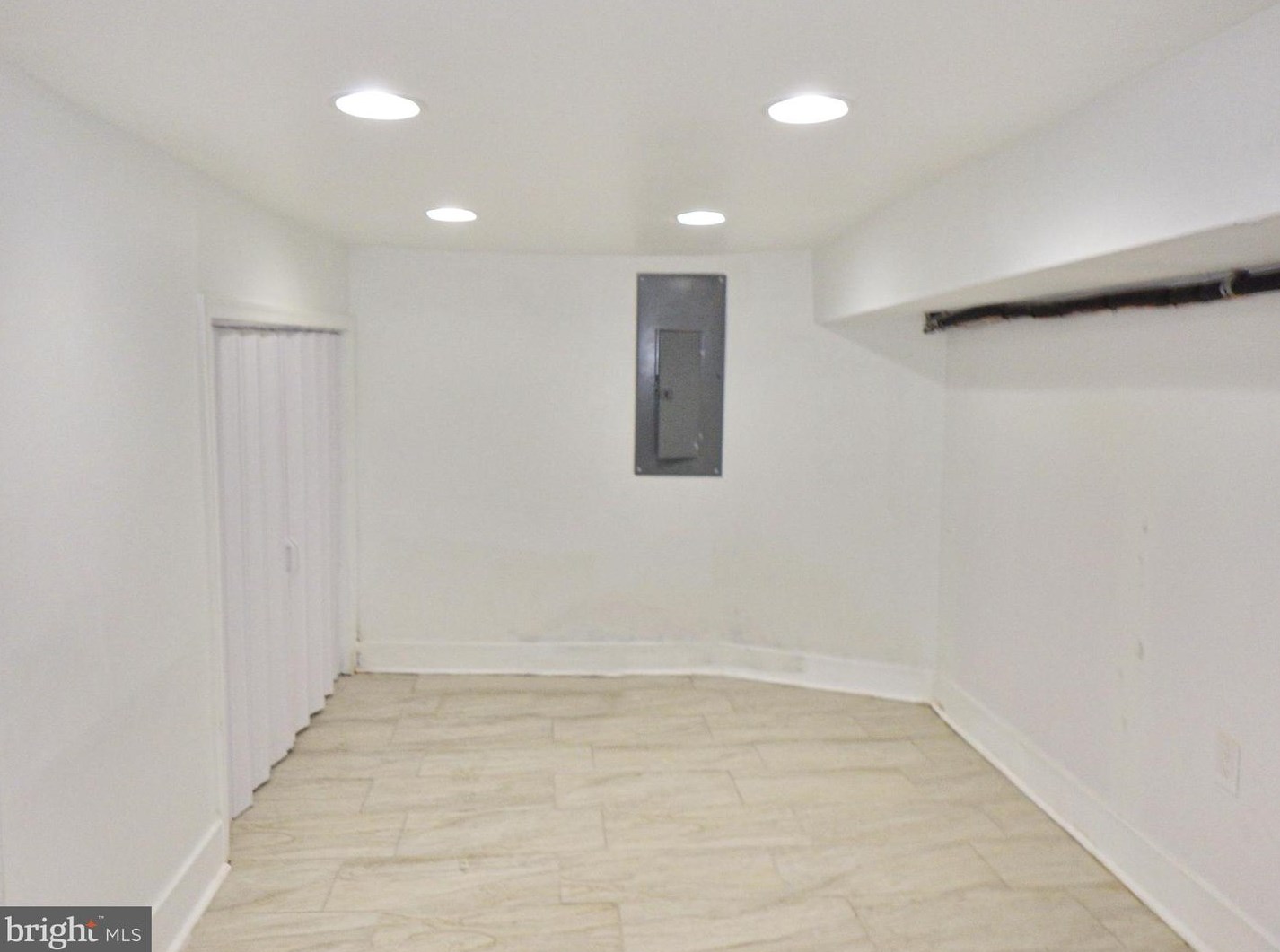 2124 Pierce St, Philadelphia PA 19148-1927 exterior