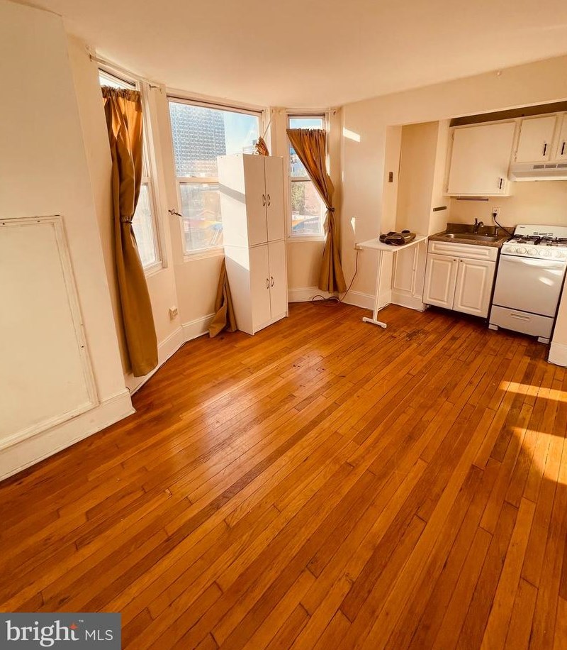 2135 Walnut St #303, Philadelphia, PA 19103