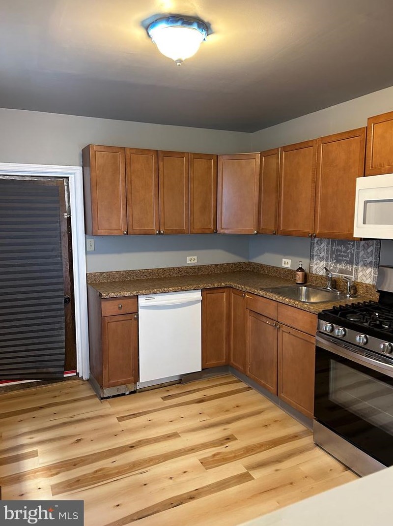 1935 Venango St, Philadelphia PA  19140-3919 exterior