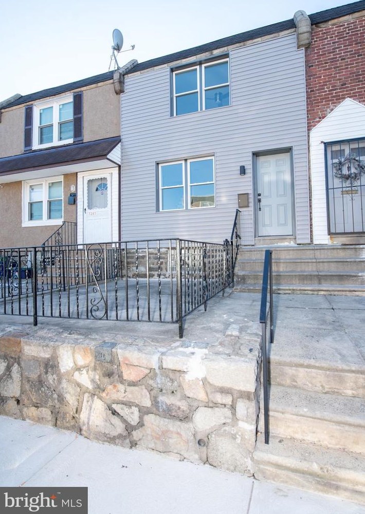 5283 Burton St, Philadelphia, PA 19124-1532