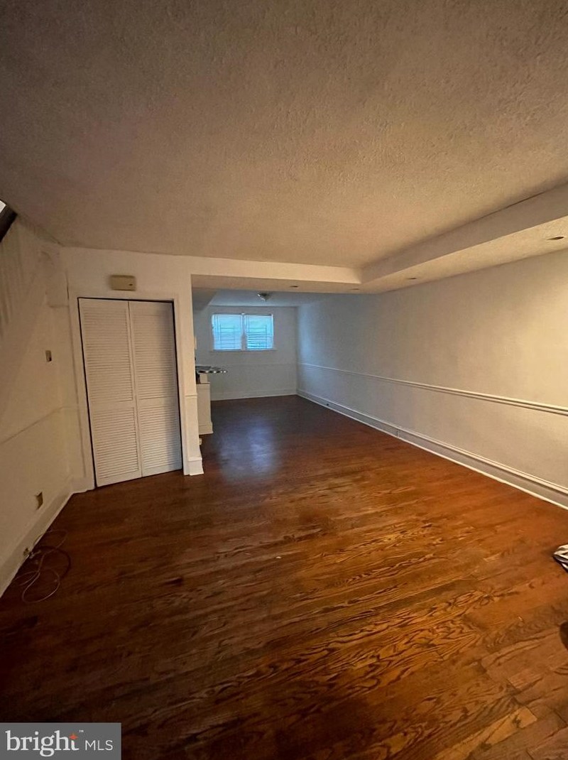 1103 Price St, Philadelphia, PA 19138-1808