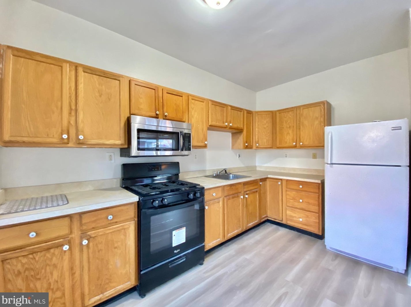 1807 W Montgomery Ave, Philadelphia, PA 19121