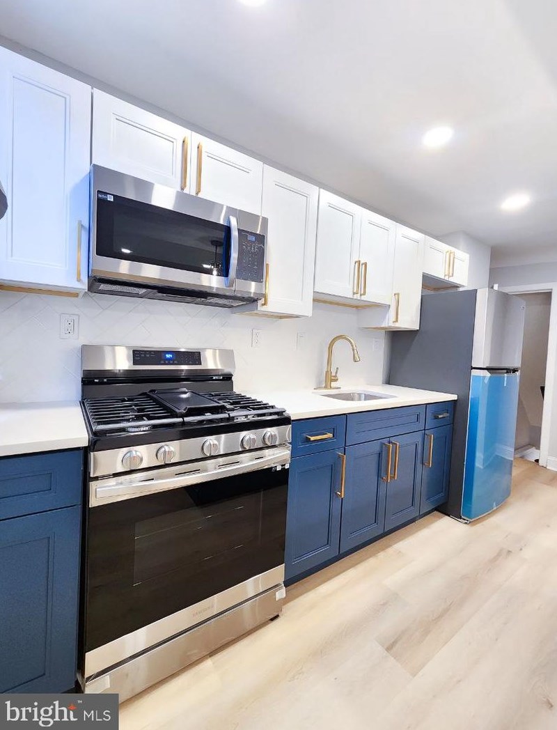 8110 Fayette St, Philadelphia, PA 19150-1215