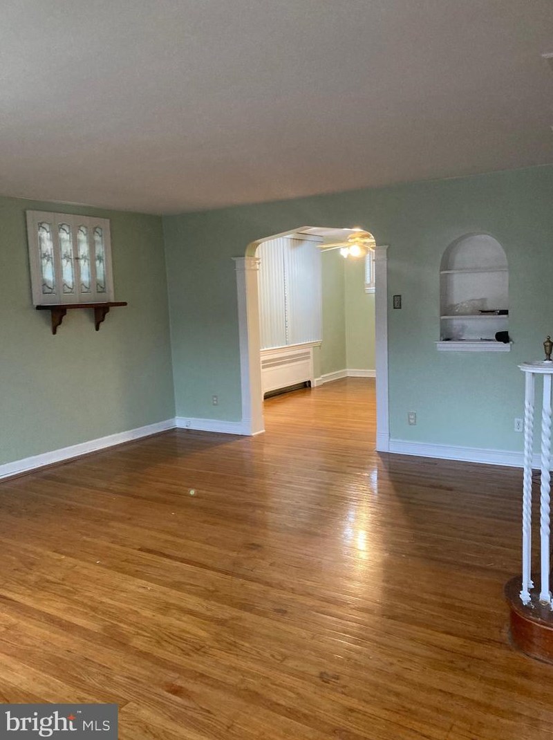 432 Alcott St, Philadelphia, PA 19120