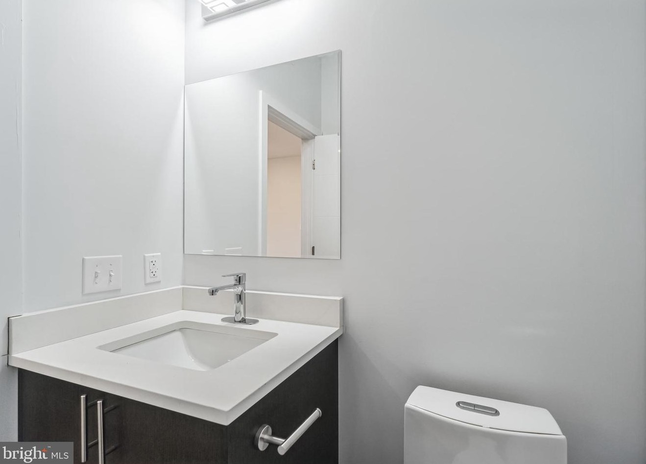 2411 N 7th St #e, Philadelphia, PA 19133