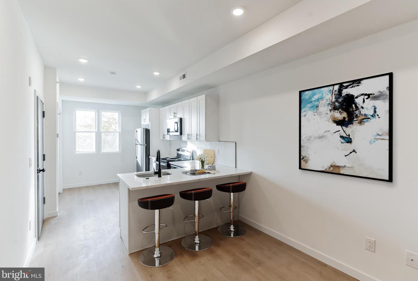 812 N Holly St #2, Philadelphia, PA 19104