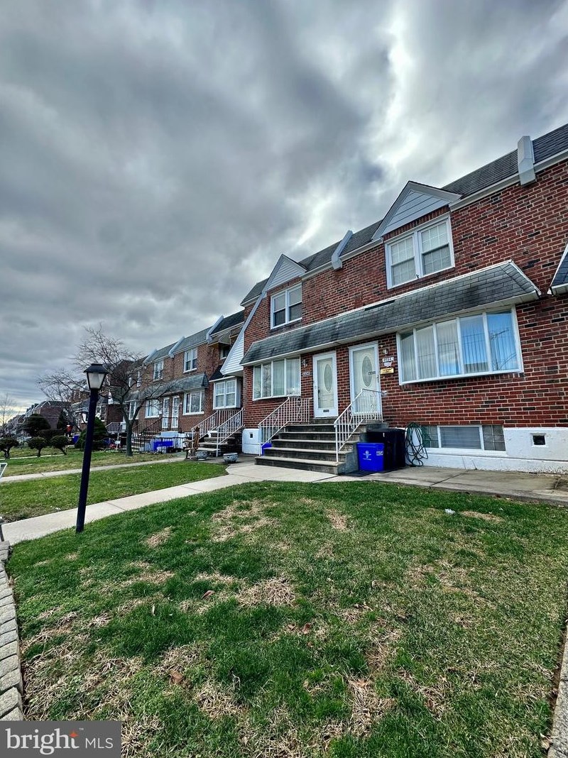 4454 Strahle St, Philadelphia, PA 19136