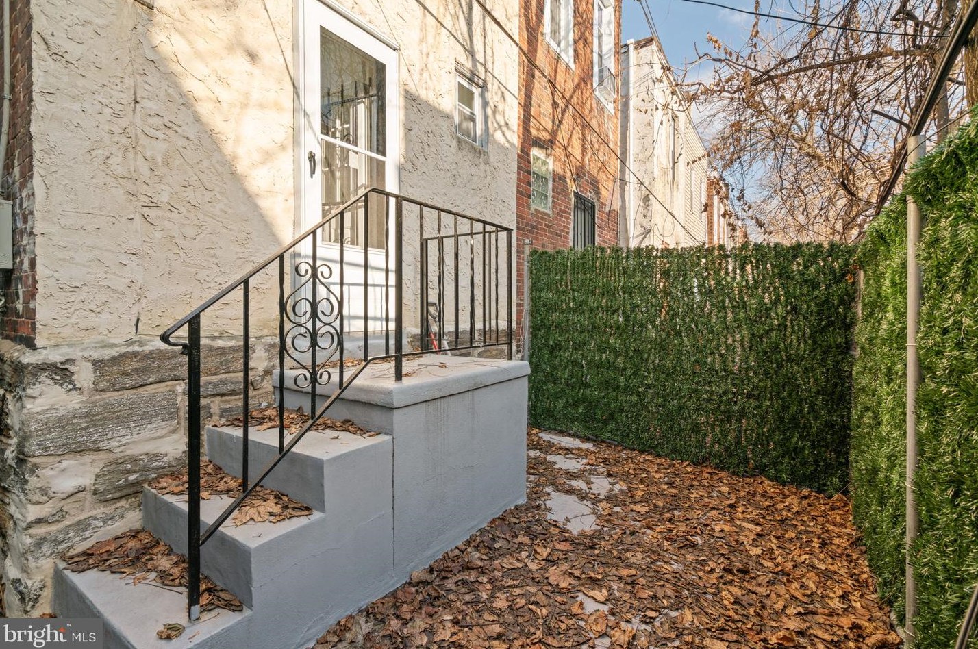 5734 Malcolm St, Philadelphia PA  19143-4509 exterior