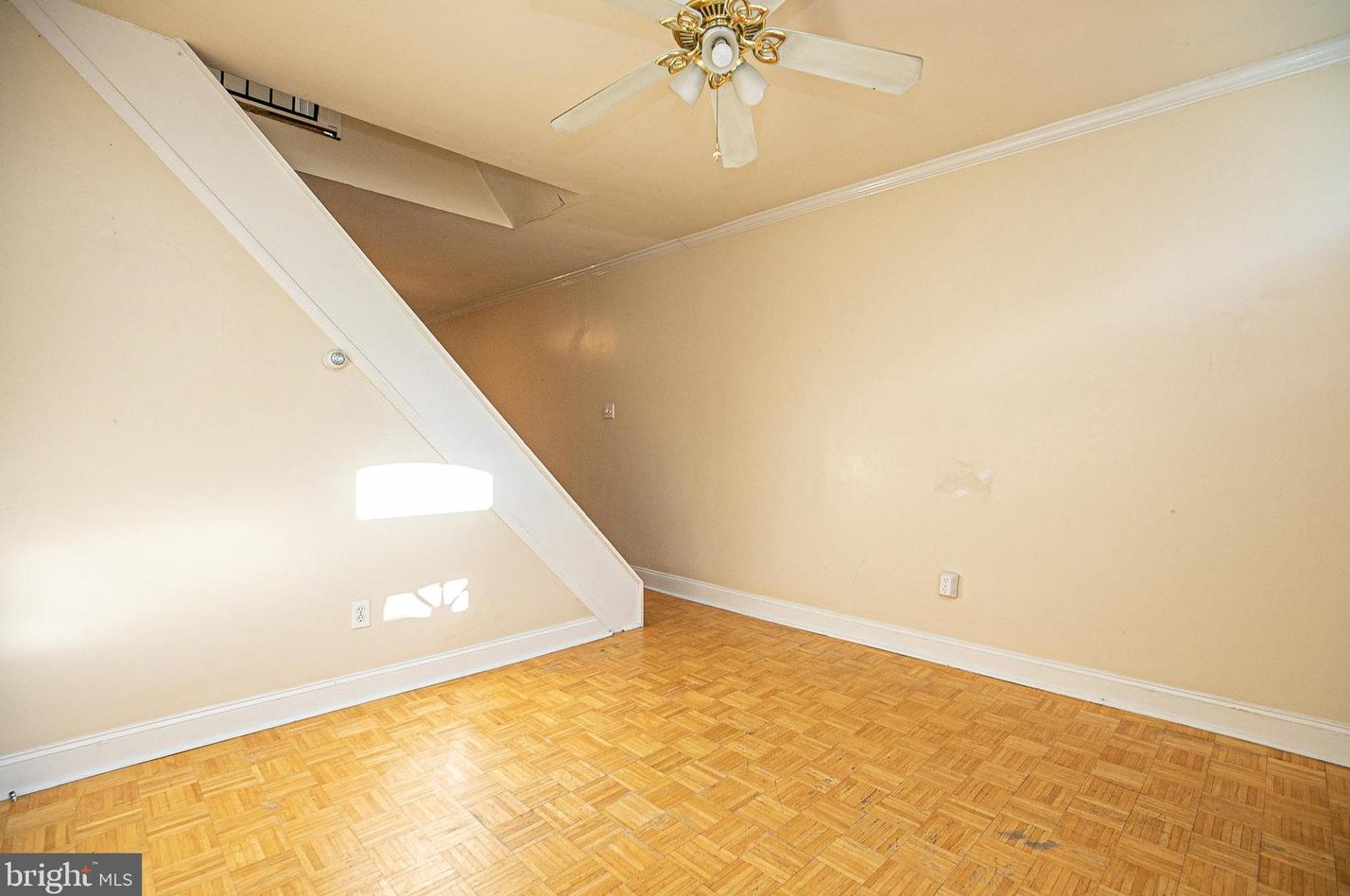 4343 Terrace St, Philadelphia, PA 19128