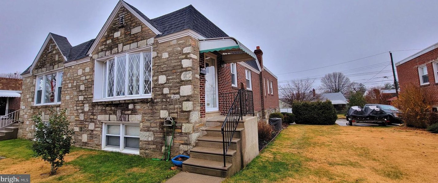 1850 Bowler St, Philadelphia, PA 19115-3229