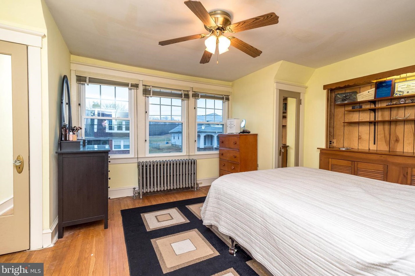 453 Flamingo St, Philadelphia PA  19128-4122 exterior