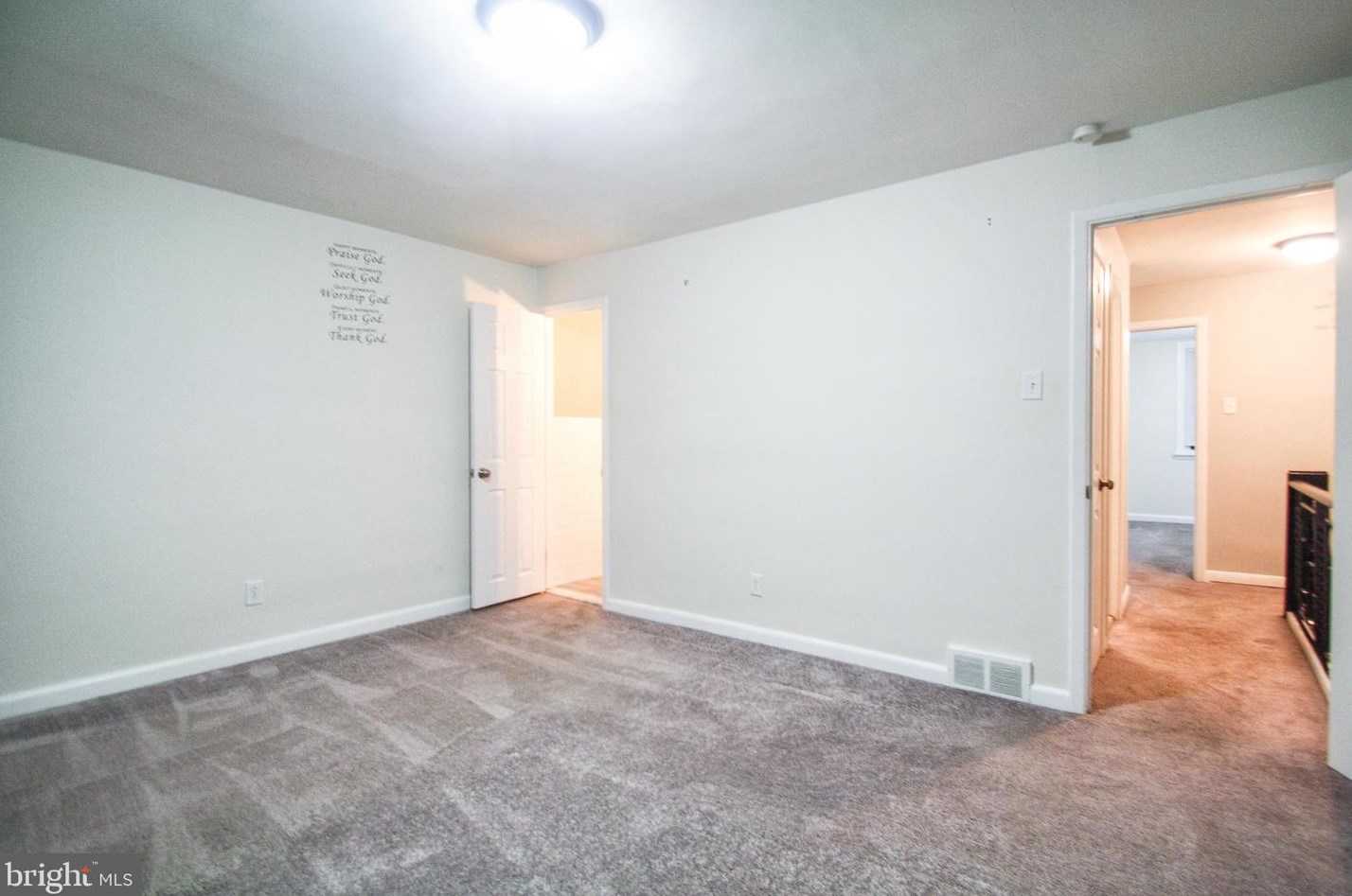 7448 Brockton Rd, Philadelphia PA  19151-2910 exterior