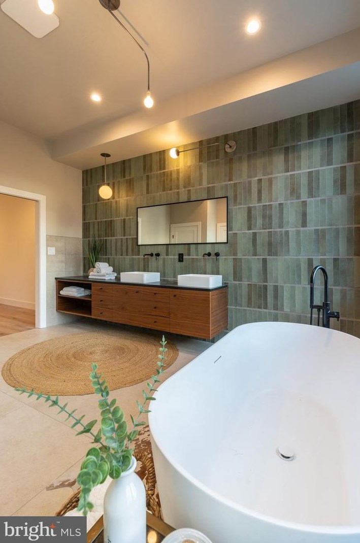 1113 Palmer St, Philadelphia PA 19125-2620 exterior