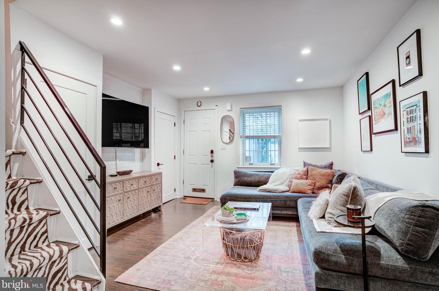 1928 Naudain St, Philadelphia PA  19146-1413 exterior